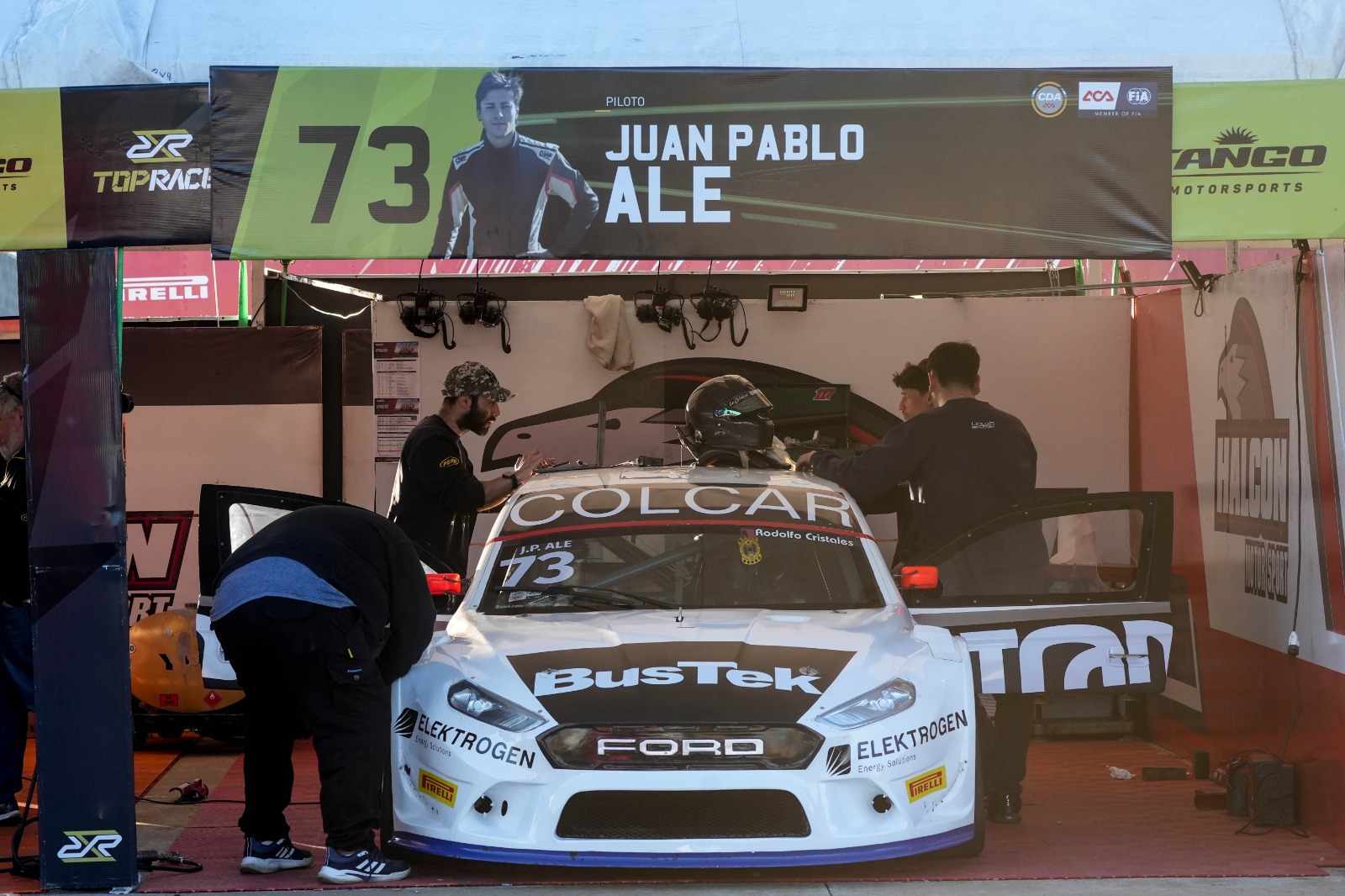 Top Race: Ale gan&oacute; una apretad&iacute;sima clasificaci&oacute;n y se qued&oacute; con la pole en Jun&iacute;n