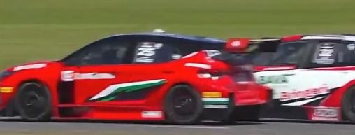 TC2000: la maniobra de Ponce León sobre Ciarrocchi para llevarse el triunfo en Junín TC2000: la maniobra de Ponce León sobre Ciarrocchi para llevarse el triunfo en Junín