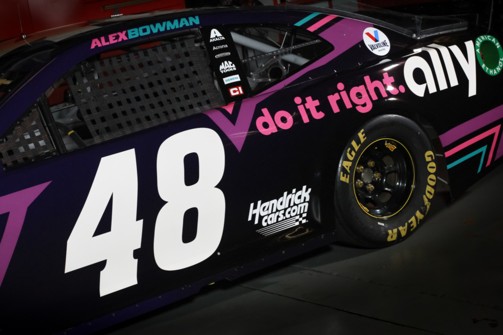 Nascar: Alex Bowman tiene la pole para las "500 Millas de Daytona"