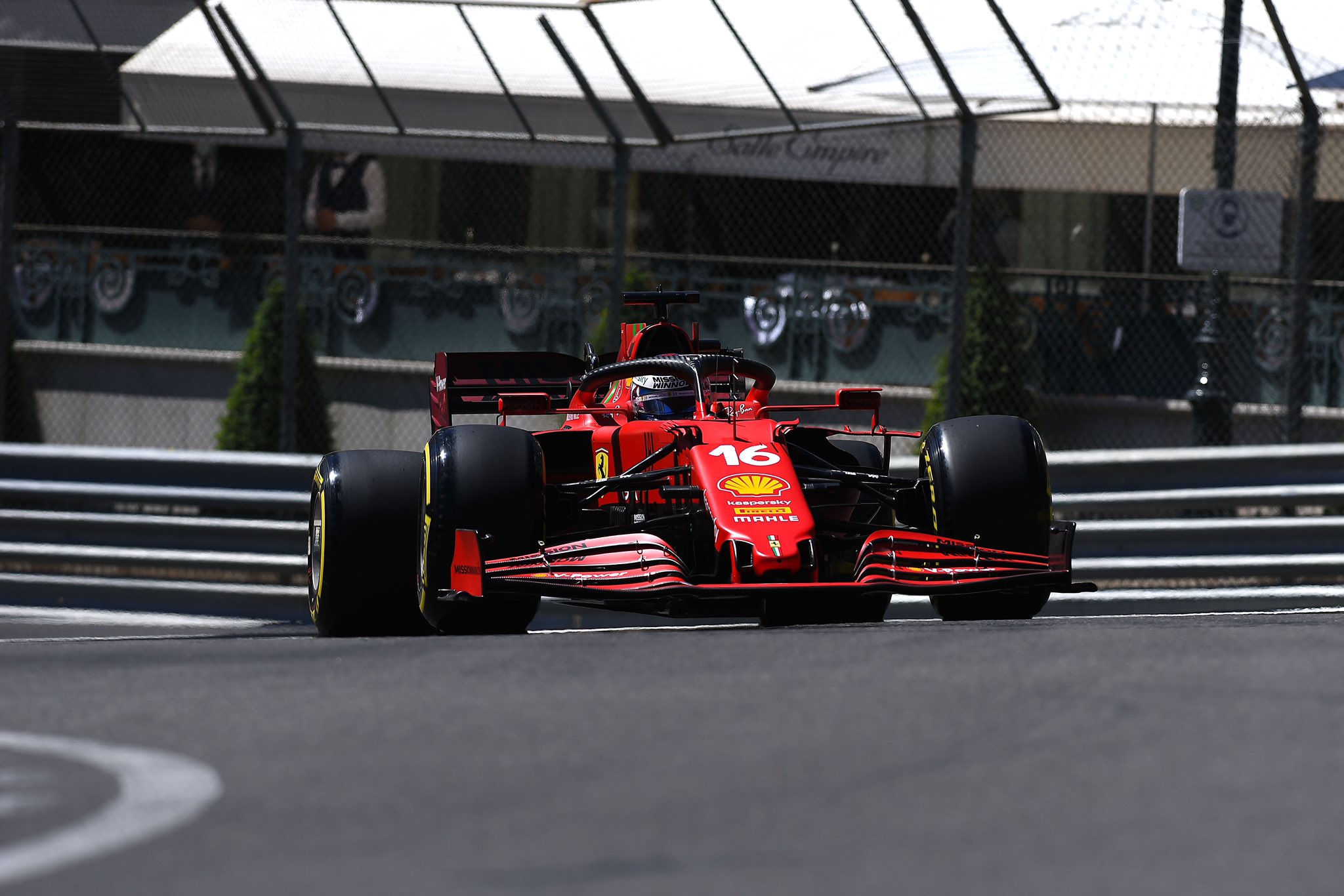 Leclerc no siente presi&oacute;n por ir a Ferrari