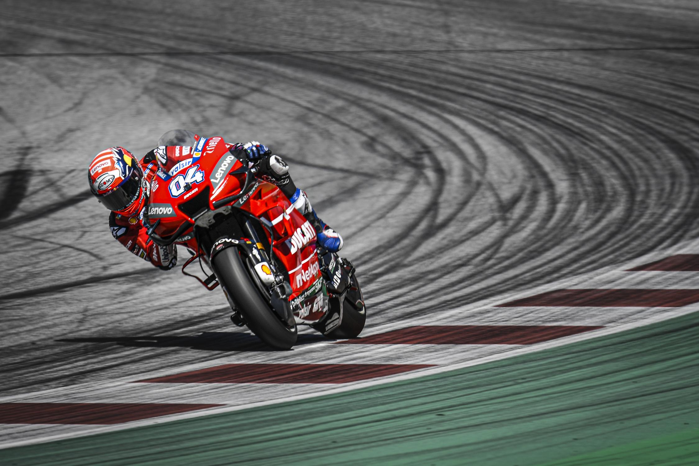 Dovizioso tiene una vida m&aacute;s
