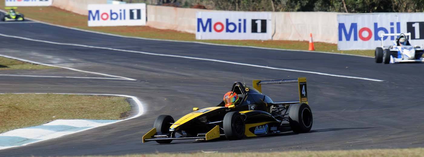 Los récords de la Fórmula Renault 2.0 en Oberá Los récords de la Fórmula Renault 2.0 en Oberá