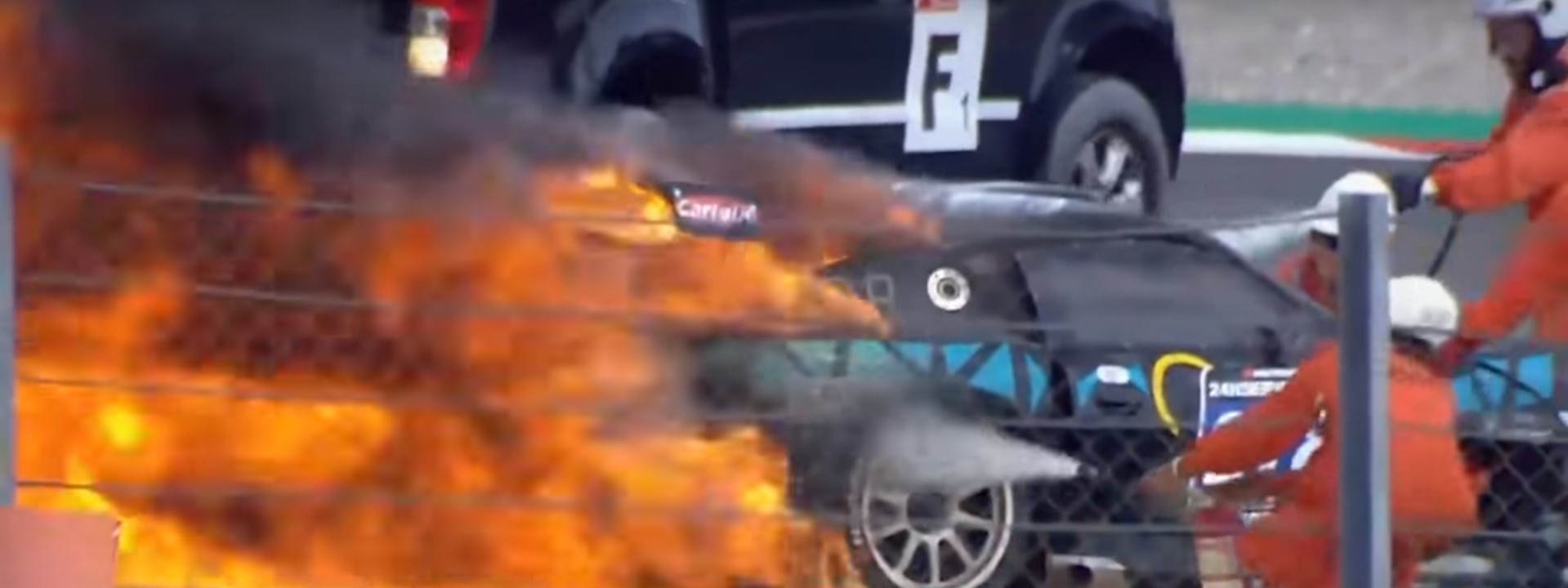 Impresionante incendio en las 24 Horas de GT Series Impresionante incendio en las 24 Horas de GT Series