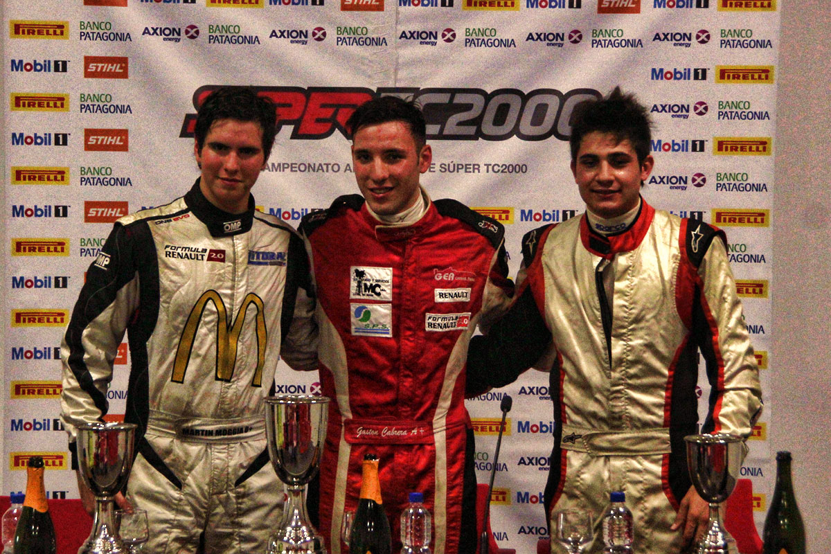 Debut triunfal de Cabrera en la Fórmula Renault Debut triunfal de Cabrera en la Fórmula Renault