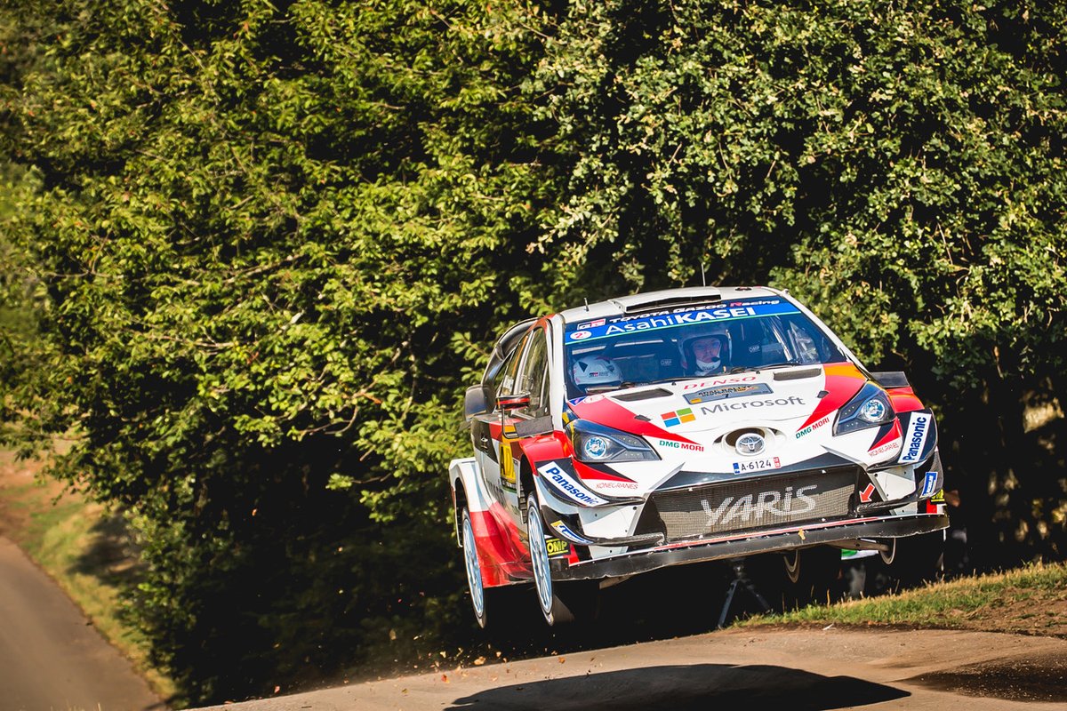 Latvala complica a Neuville y Tanak sigue arriba en Alemania