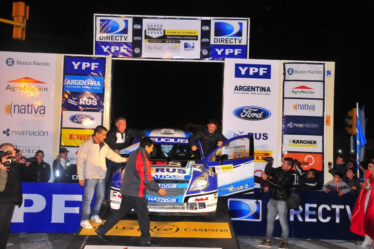 Una multitud acompa&ntilde;&oacute; la largada del Rally Argentino