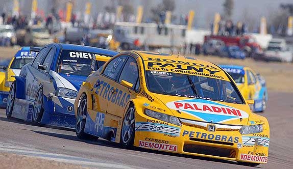 A 13 años de la primera victoria de Pechito López en TC2000 A 13 años de la primera victoria de Pechito López en TC2000