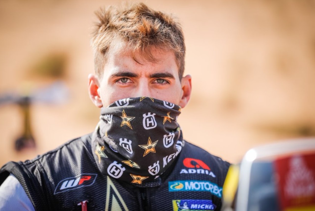 Ca&iacute;da y abandono para Luciano Benavides en el Dakar 2021