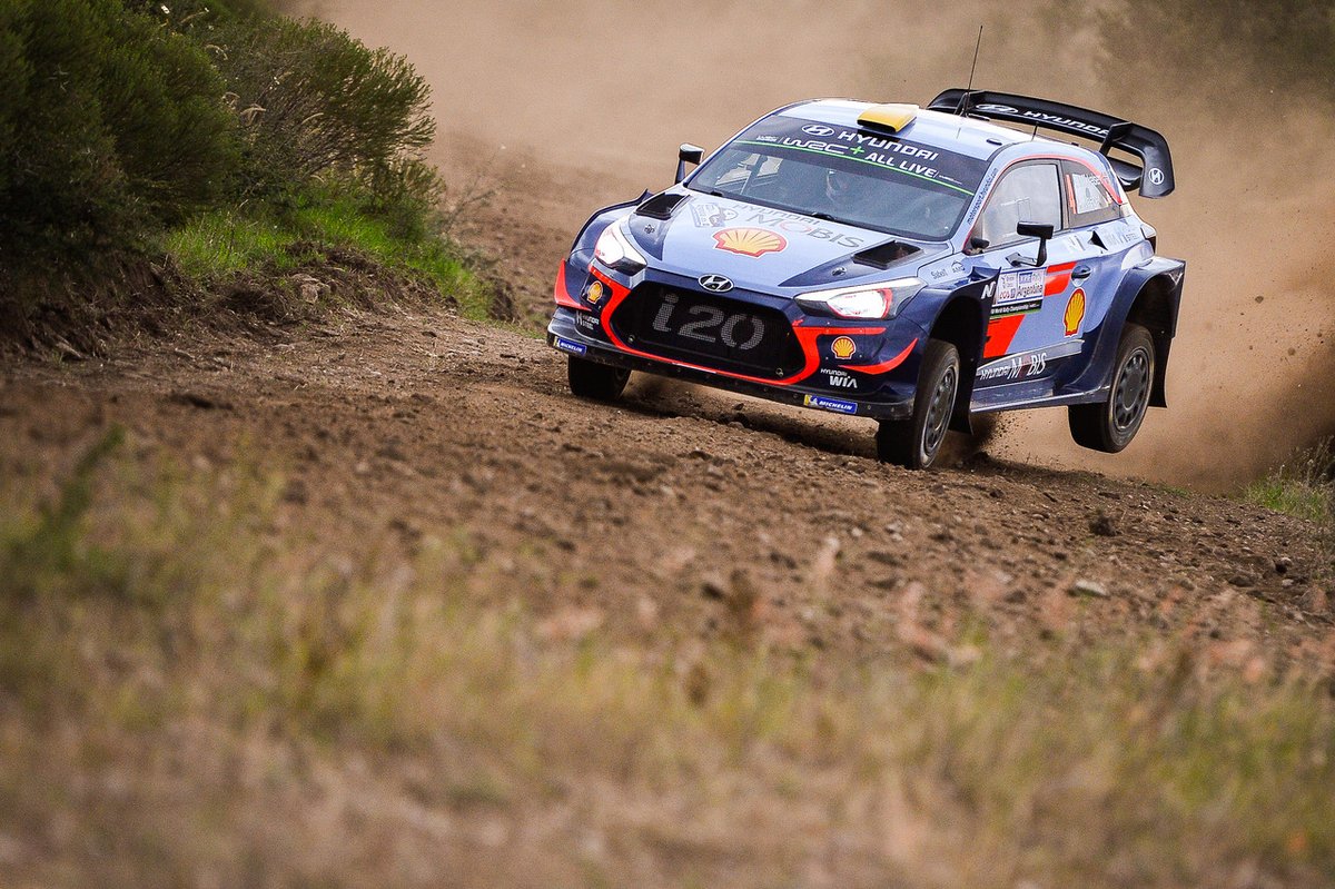 Mikkelsen manda en Australia Mikkelsen manda en Australia