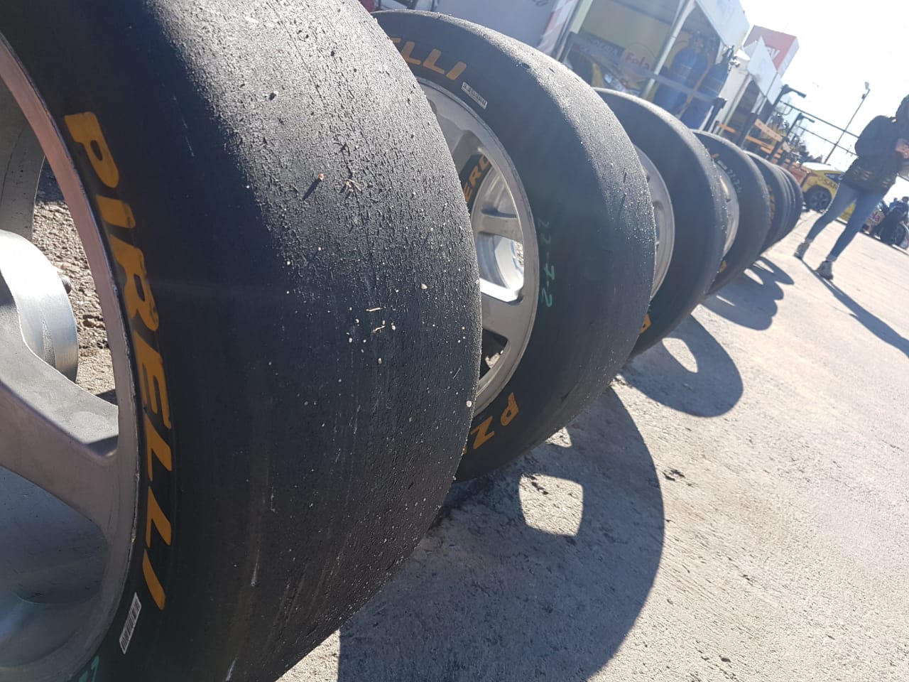 La carrera para ganarle a los neum&aacute;ticos