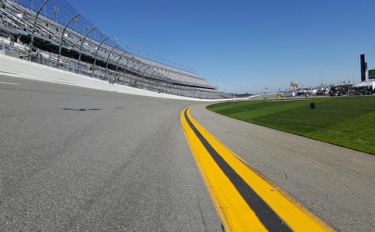 ¿Cómo es el impresionante peralte de Daytona? ¿Cómo es el impresionante peralte de Daytona?