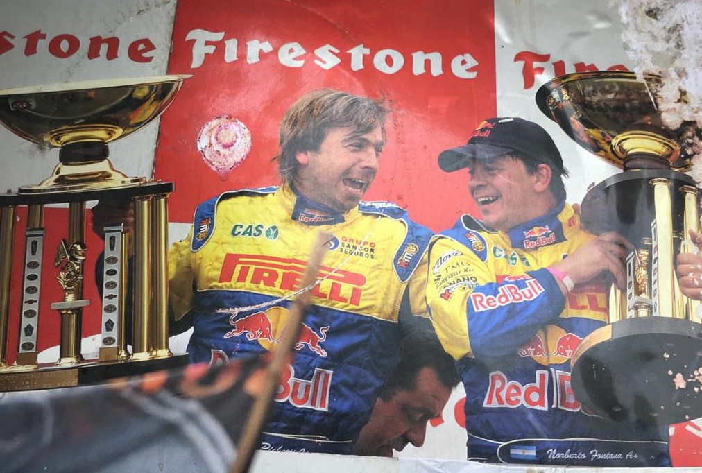 Cuando Fontana le dijo a su acompañante que era hora de bajarse Cuando Fontana le dijo a su acompañante que era hora de bajarse