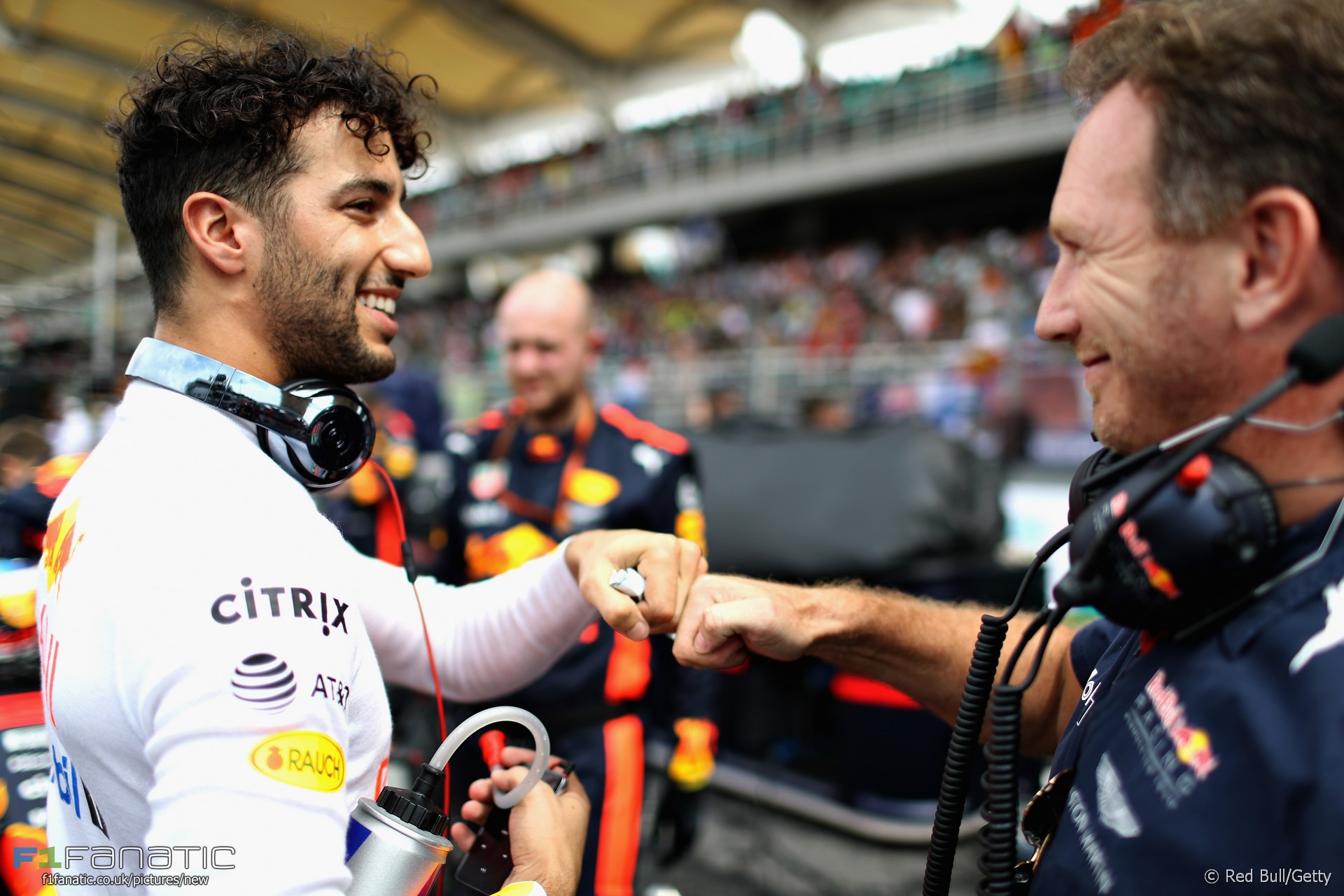 Horner advierte a Hamilton sobre Ricciardo Horner advierte a Hamilton sobre Ricciardo