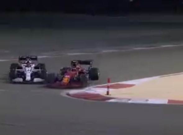 Hamilton igual que Fangio y Senna Hamilton igual que Fangio y Senna