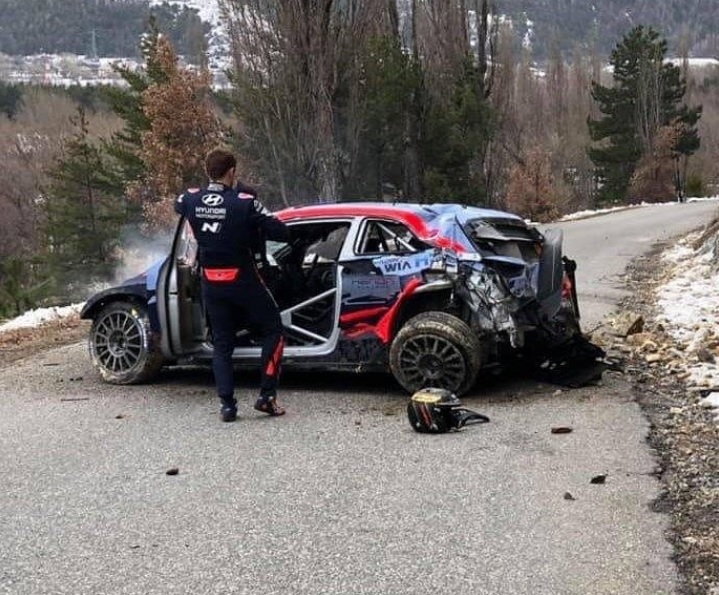 WRC: tremendo accidente de Tanak a casi 200 km/h en Montecarlo