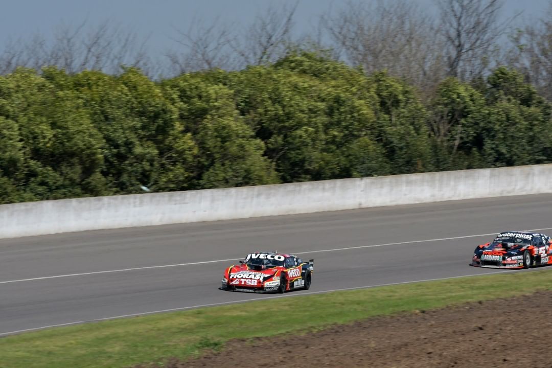 Urcera sigue en lo m&aacute;s alto del torneo de TC