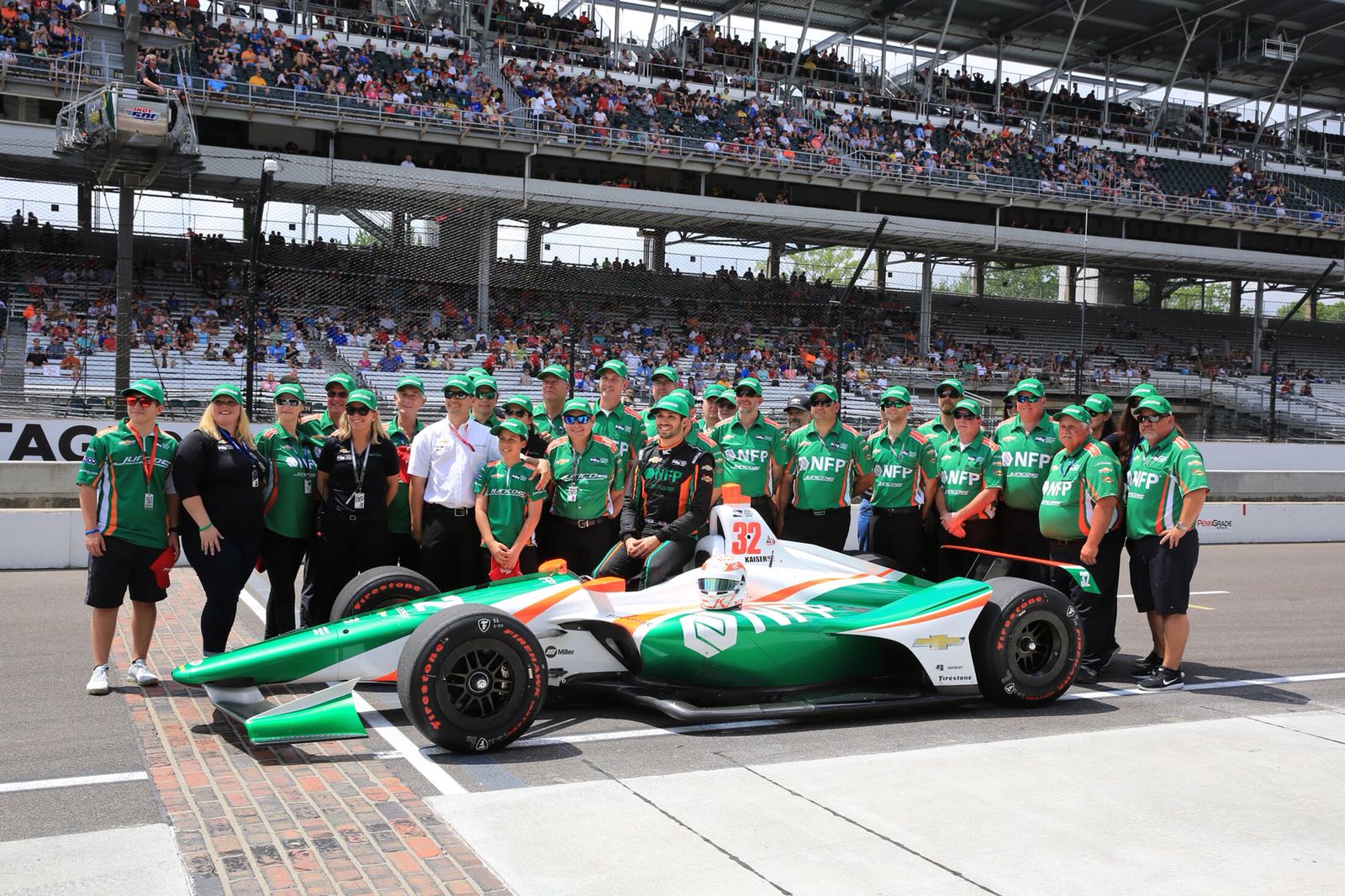 El argentino Ricardo Juncos hace historia en Indy 500